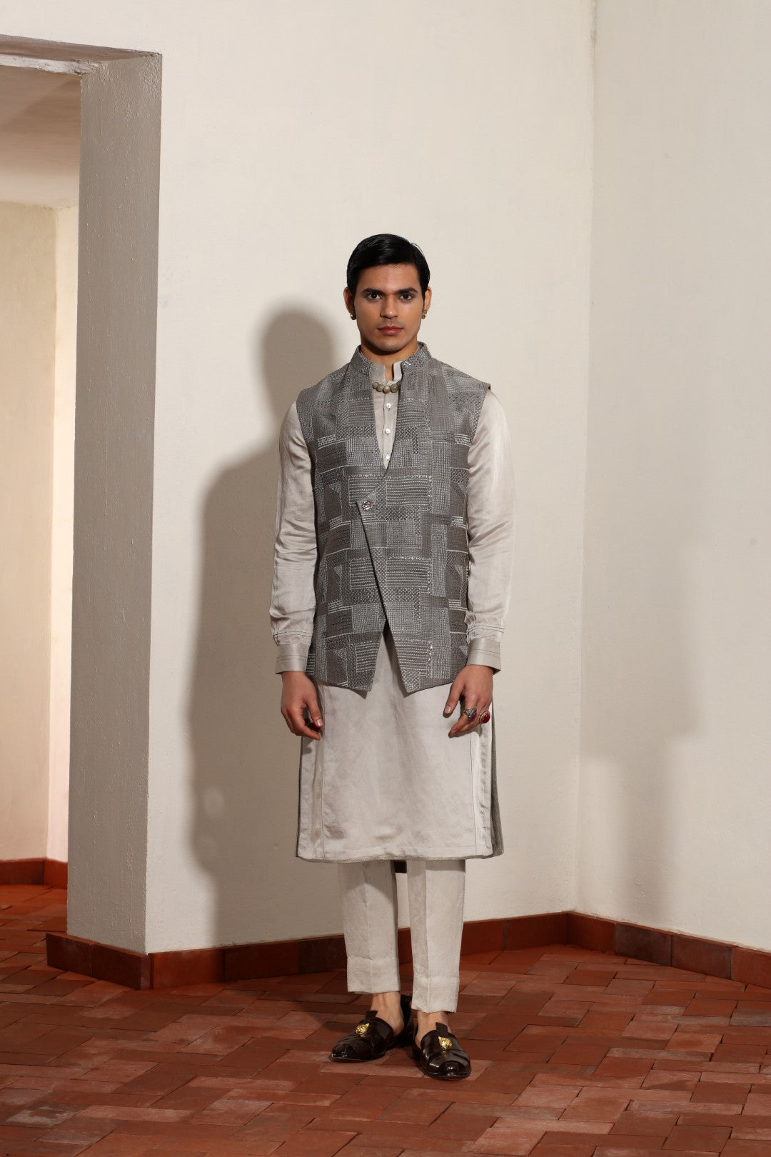 Gray Geometric Asymmetrical Bundi Set